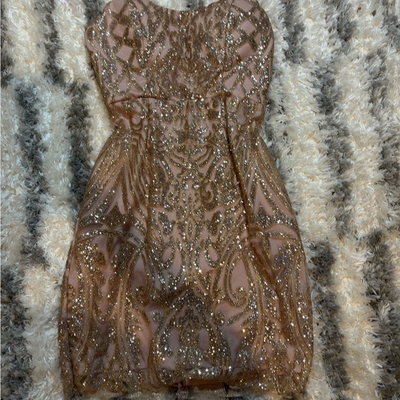 Champagne pink strapless mini dress Worn once - Picture 1 of 3